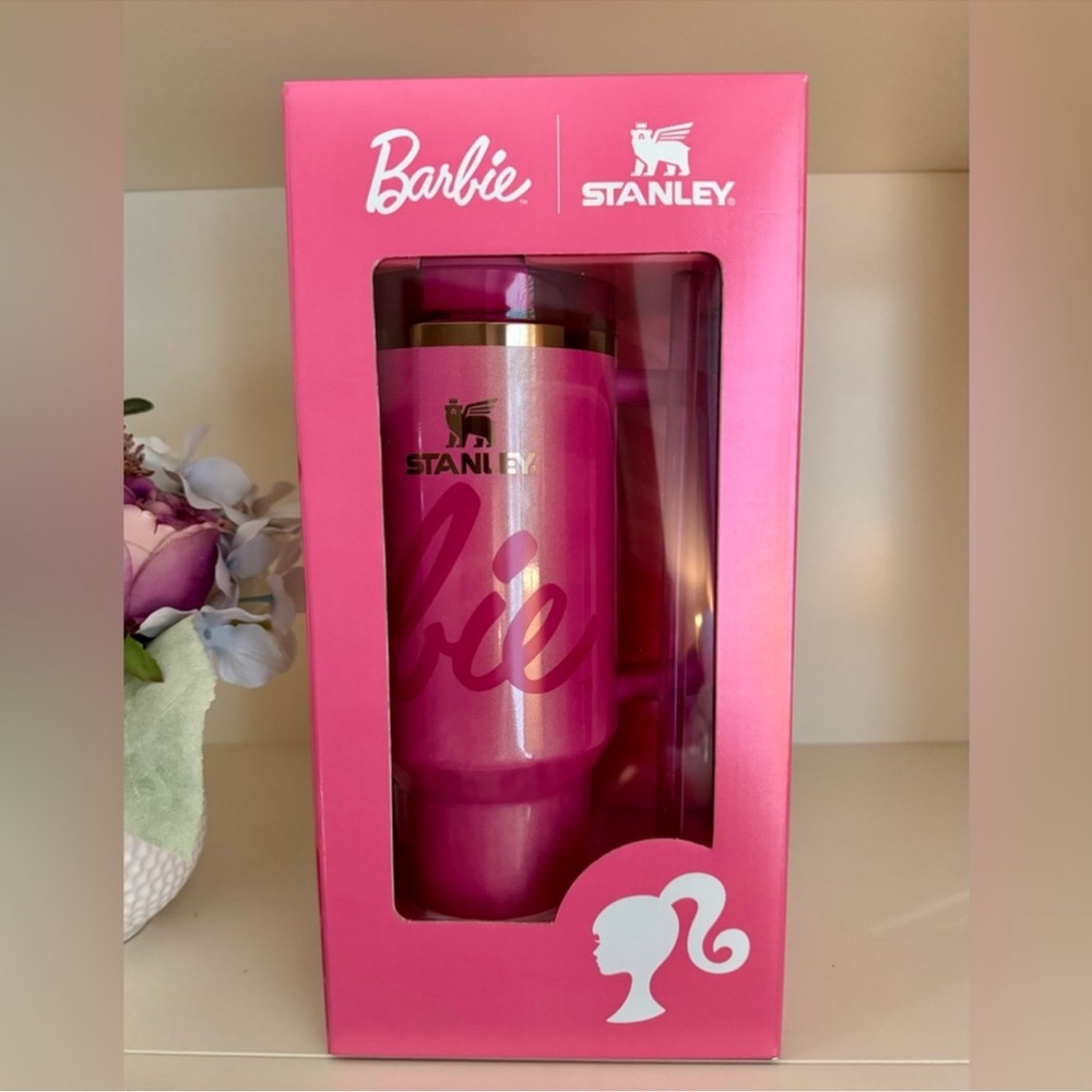 🎉LAST‎ PIECE🎉Limited Edition Barbie x Stanley Icon 40
oz Quencher